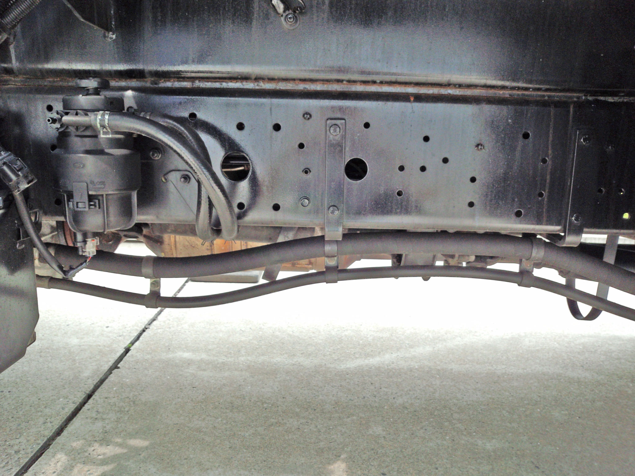 クレーン車油圧配管